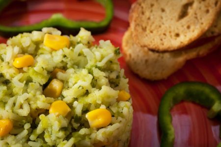 Arroz Poblano acompañado con pan