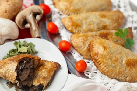 Empanadas de Hongos con Epazote